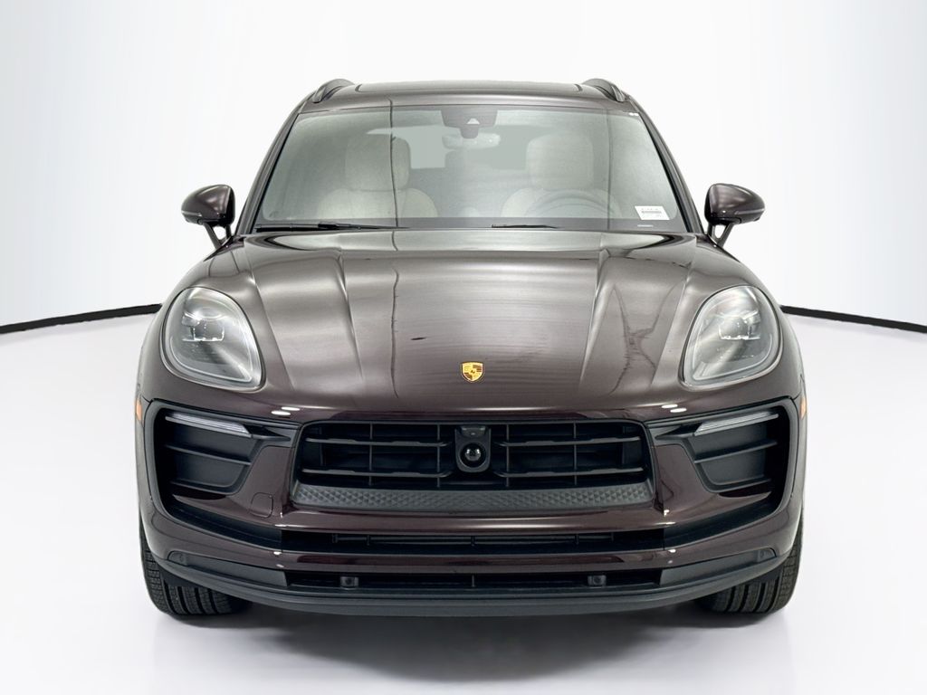 Thumbnail: 2026 Porsche Macan - 10