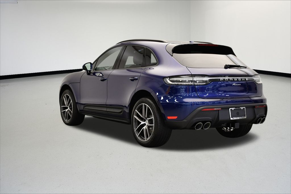 Thumbnail: 2026 Porsche Macan - 3