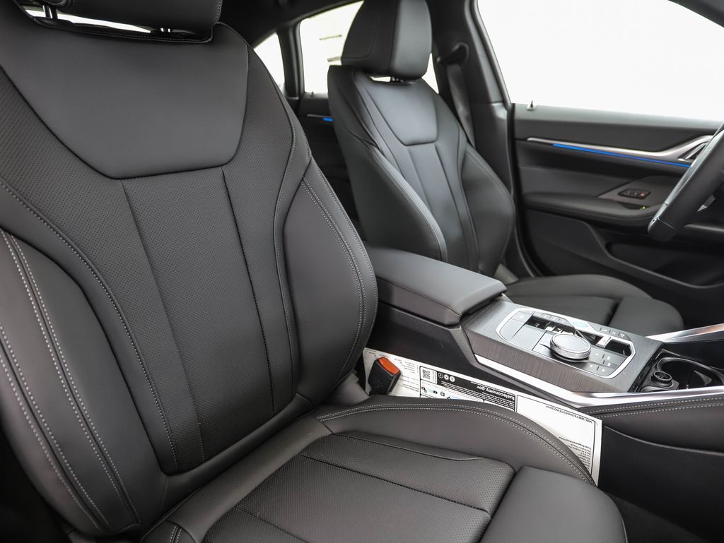 Thumbnail: 2026 BMW i4 - 32