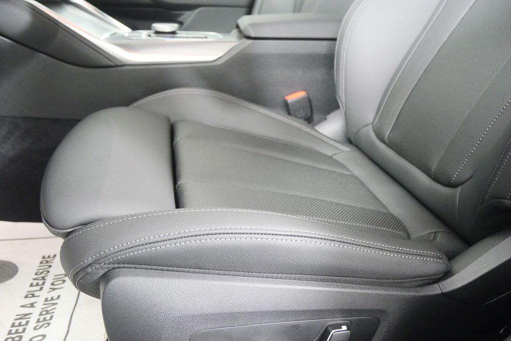 Thumbnail: 2026 BMW i4 - 7