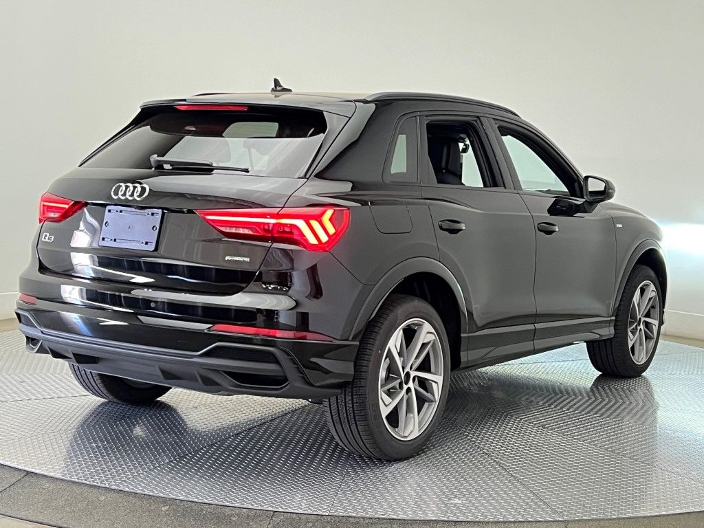 Thumbnail: 2025 Audi Q3 - 5