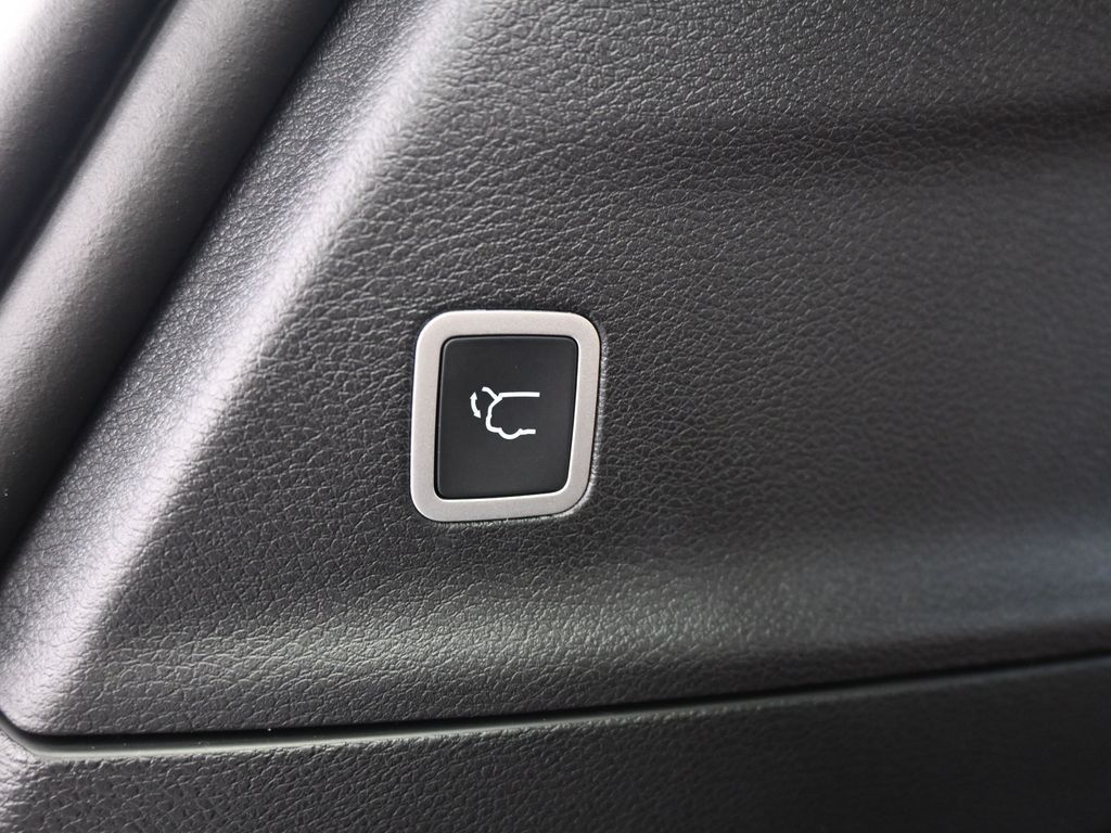 New 2026 Bright White Clearcoat Chrysler Pinnacle image 45