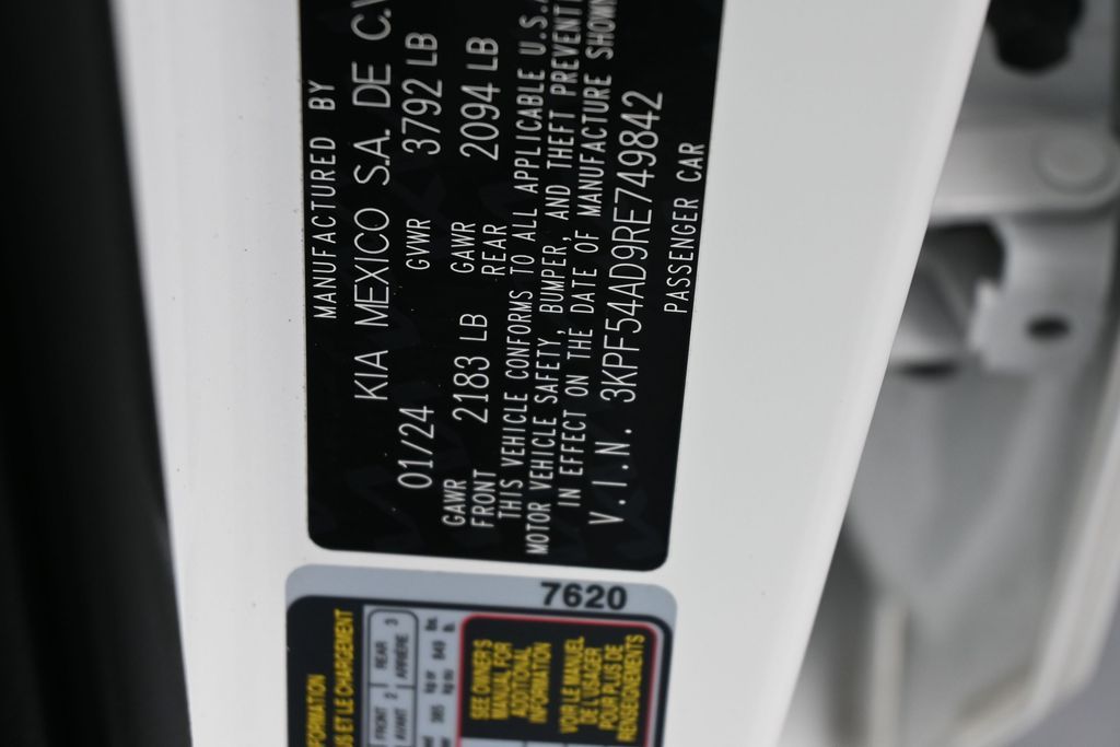 Used 2024 Snow White Pearl Kia GT-Line image 18