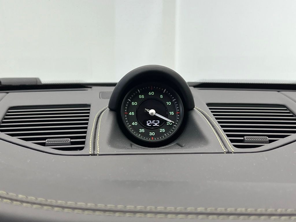 Thumbnail: 2026 Porsche 911 - 11