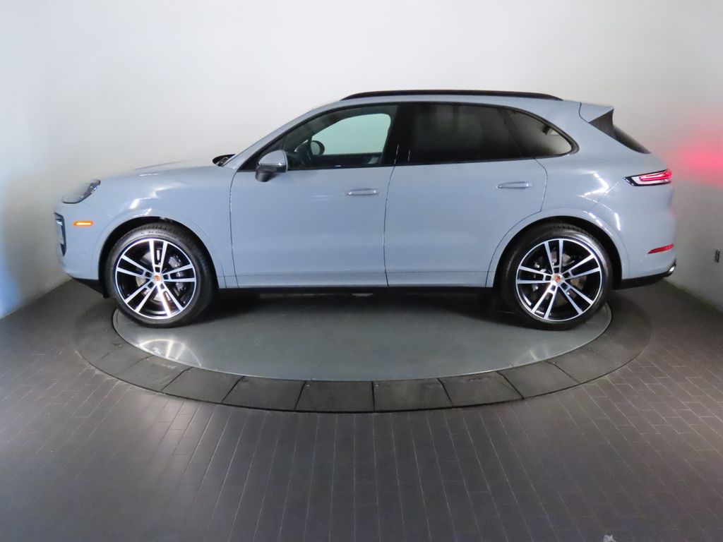 Thumbnail: 2025 Porsche Cayenne - 2