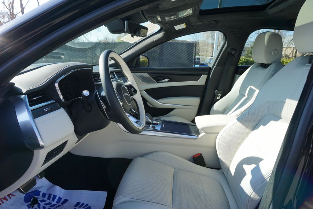 Thumbnail: 2024 Jaguar XF - 9