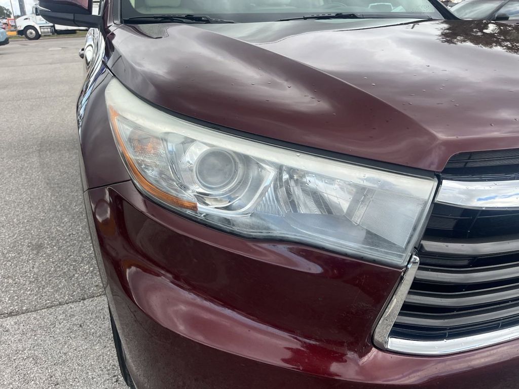 2015 Toyota Highlander XLE V6 10