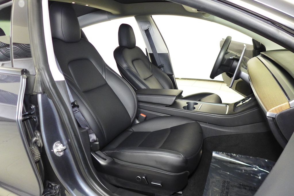 Thumbnail: 2021 Tesla Model 3 - 19