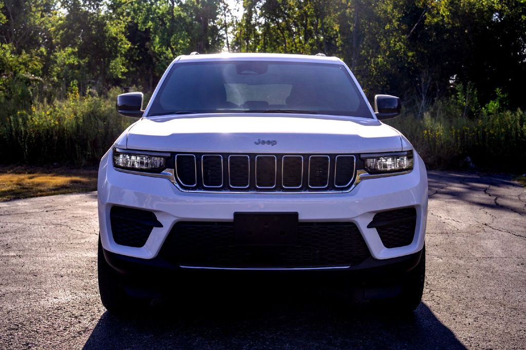 New Car 2025 Jeep Grand Cherokee  Laredo X For Sale Under $40,000 In Taylor, Texas