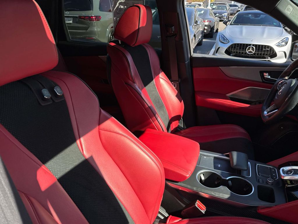 Thumbnail: 2022 Acura MDX - 20