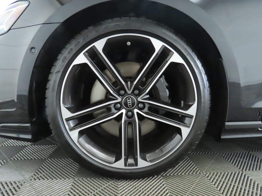 2025 Audi A8 L 32