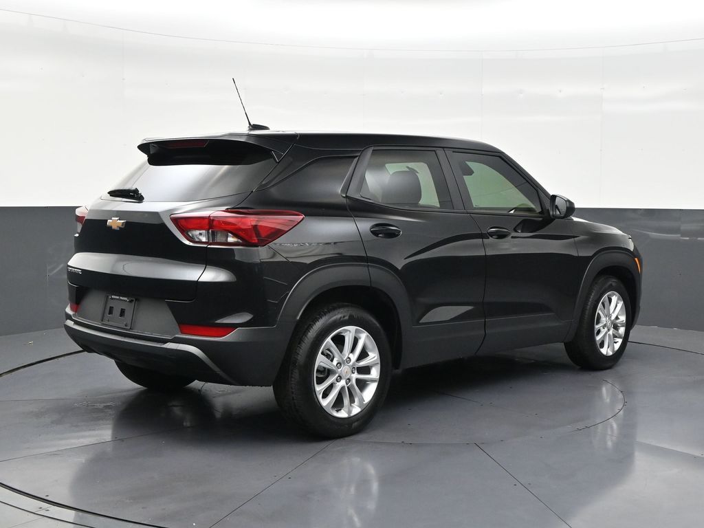 View vehicle photo 5