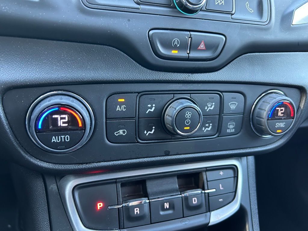 Thumbnail: 2022 GMC Terrain - 26