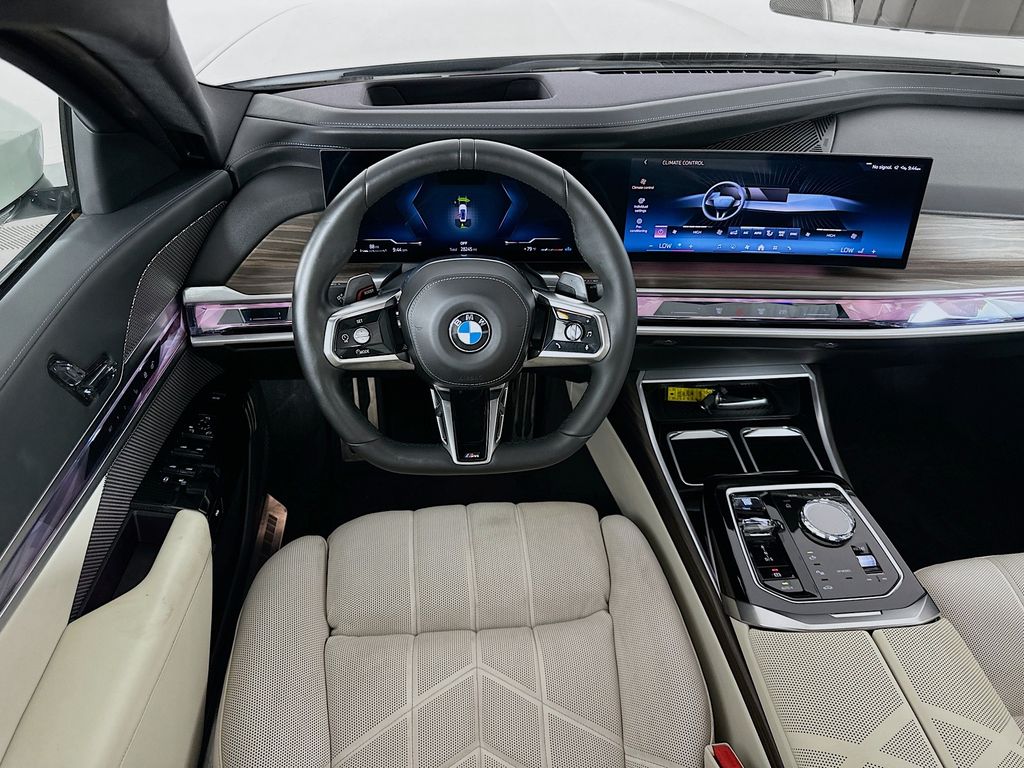 Thumbnail: 2023 BMW 7 Series - 23