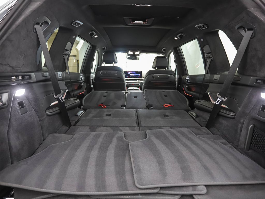 Thumbnail: 2025 BMW X7 - 29