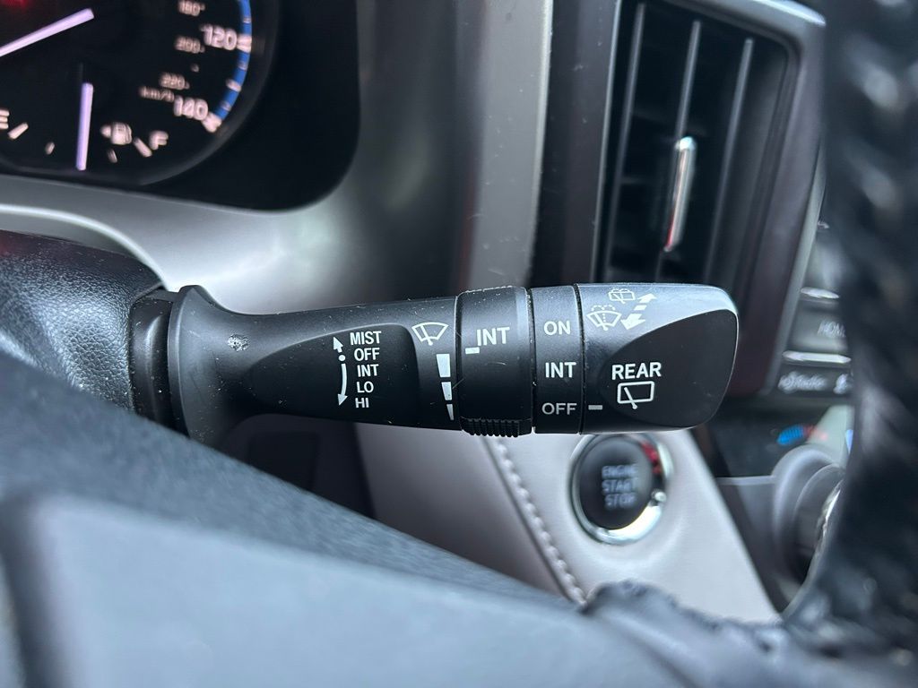 Thumbnail: 2018 Toyota RAV4 - 19
