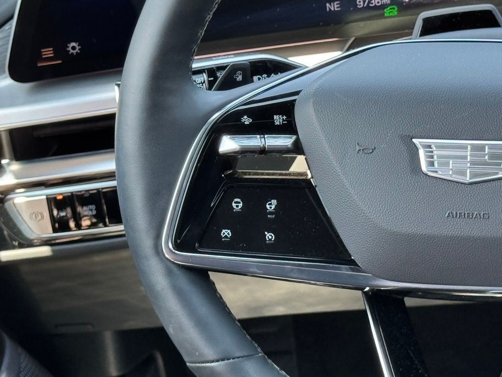 2025 Cadillac LYRIQ Luxury Emerald - Jim Hudson Acura - Image 27