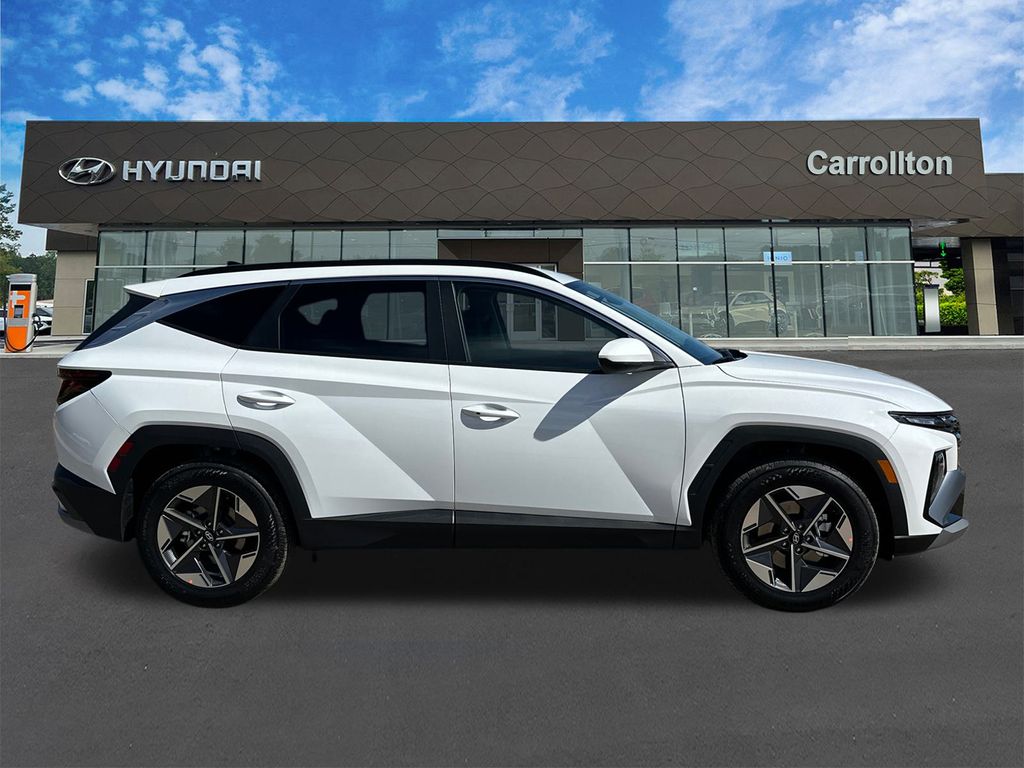 New 2026 White Hyundai SEL image 5