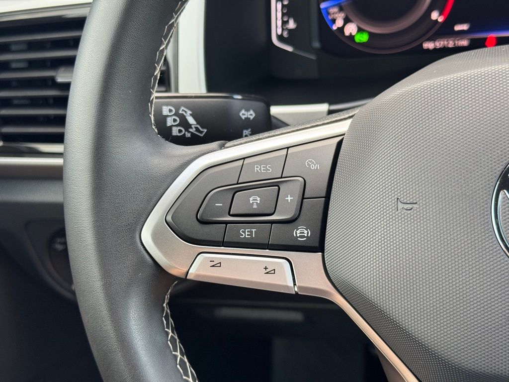 2022 Volkswagen Atlas Cross Sport 3.6L V6 SE w/Technology photo