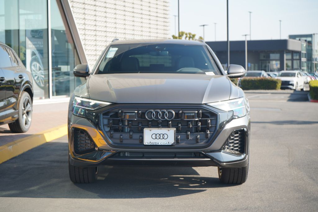 2025 Audi Q8  5