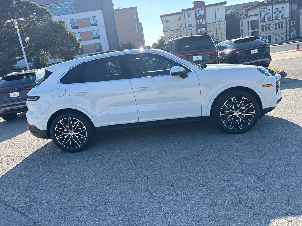 Thumbnail: 2024 Porsche Cayenne - 6