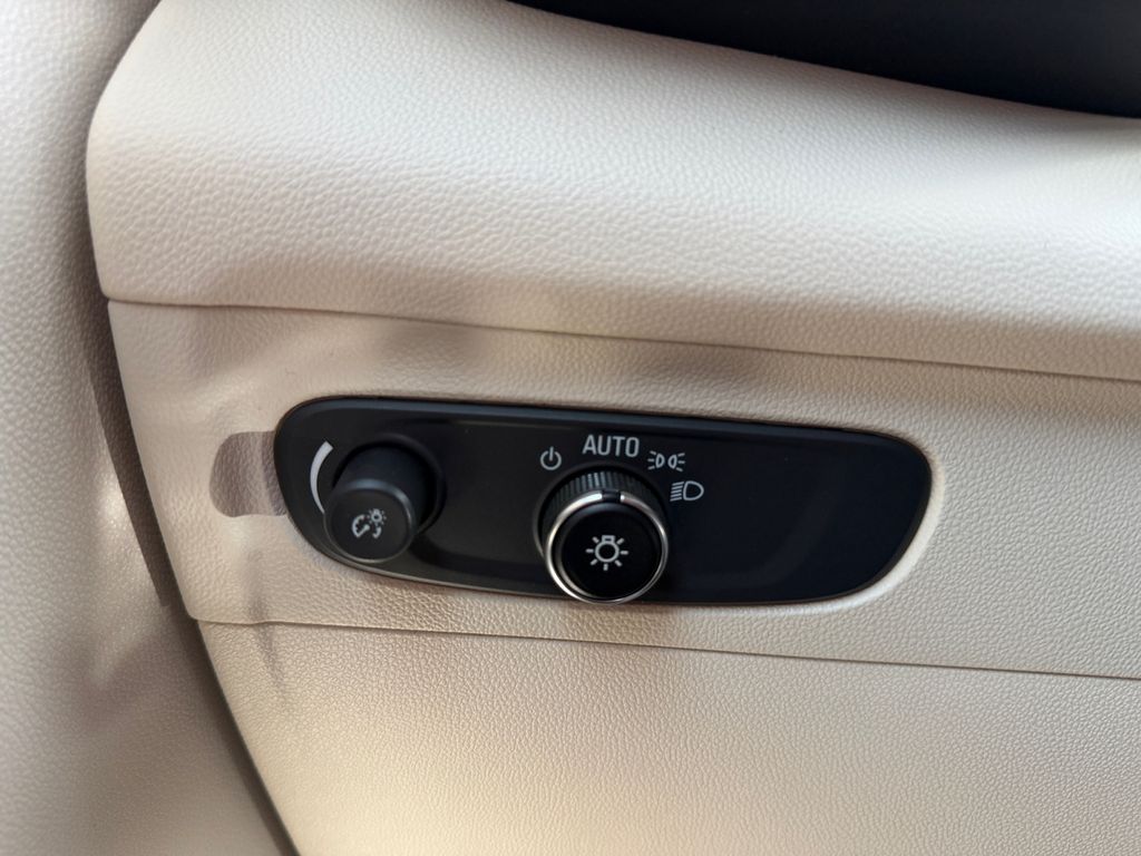 used 2023 Buick Envision car, priced at $26,246