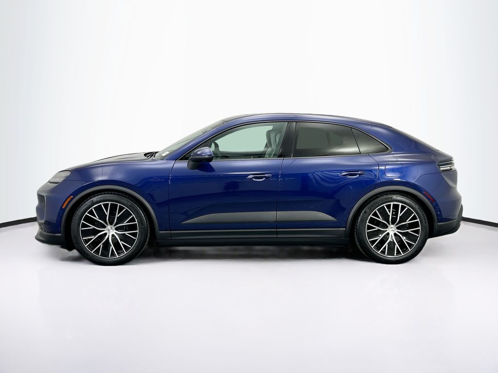 Thumbnail: 2025 Porsche Macan - 2