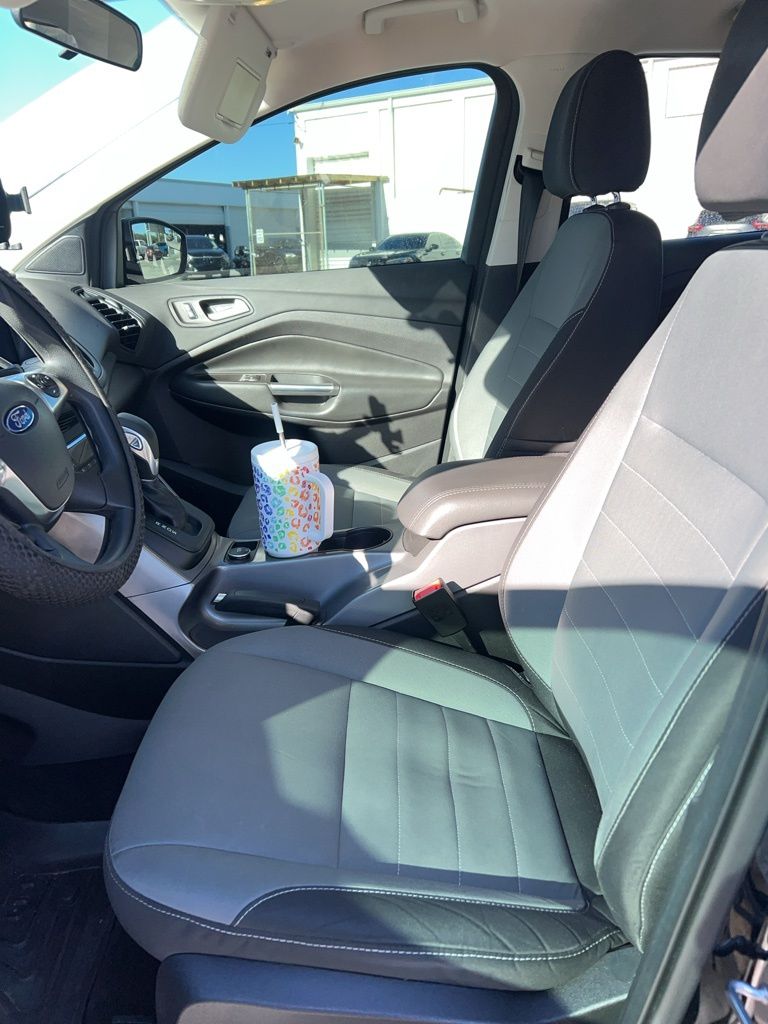 2016 Ford Escape SE 8