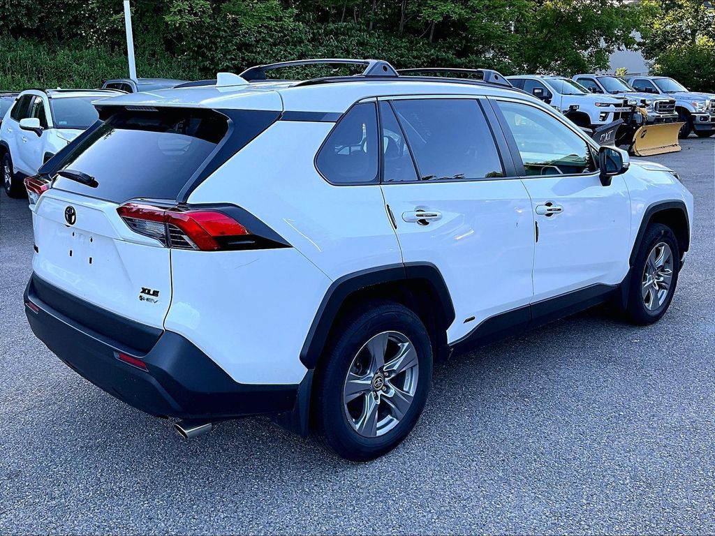 2025 Toyota RAV4 Hybrid — photo 6