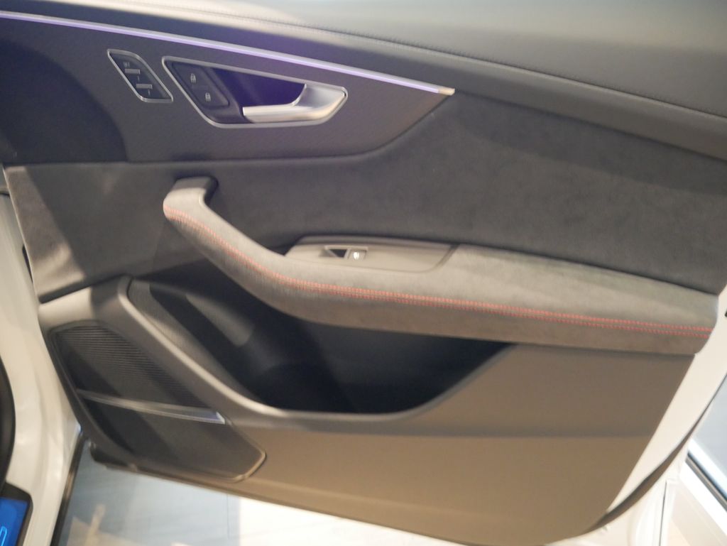 Thumbnail: 2026 Audi RS Q8 - 23