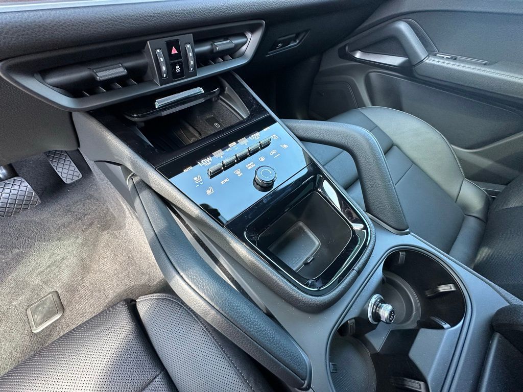 Thumbnail: 2026 Porsche Cayenne - 28