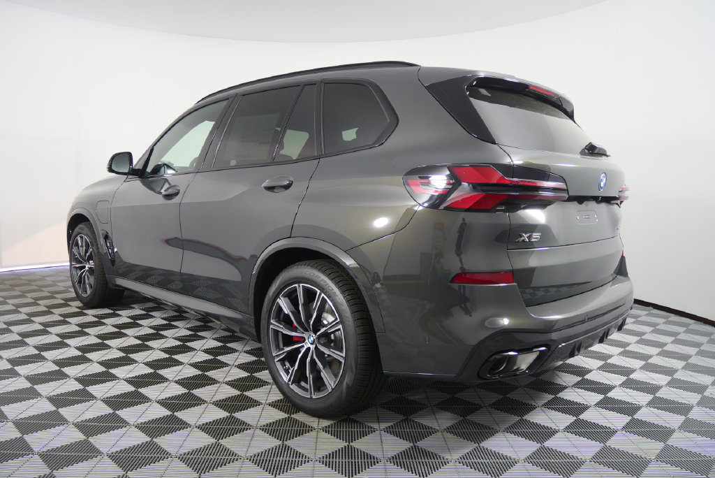 Thumbnail: 2026 BMW X5 - 6