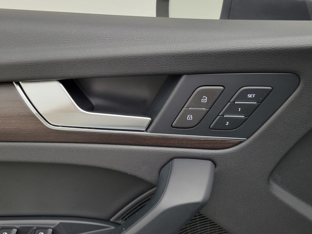 Thumbnail: 2023 Audi Q5 - 30