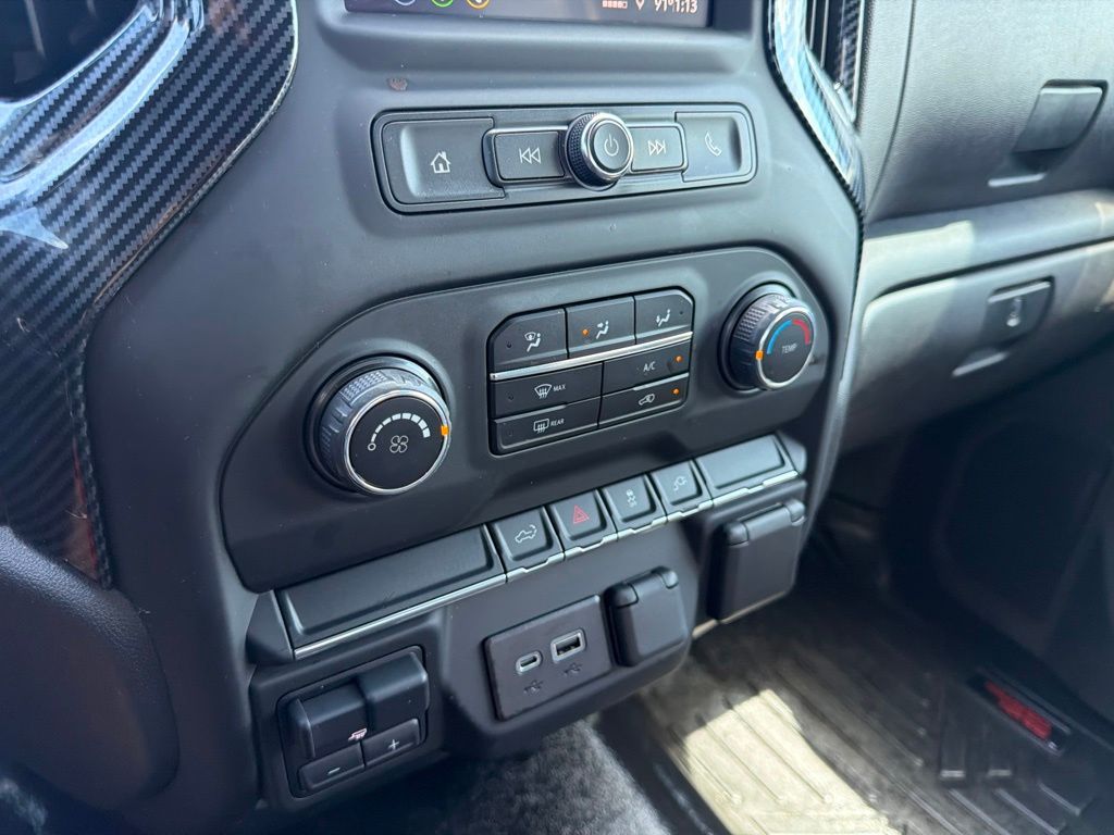 Thumbnail: 2023 Chevrolet Silverado 2500 - 31