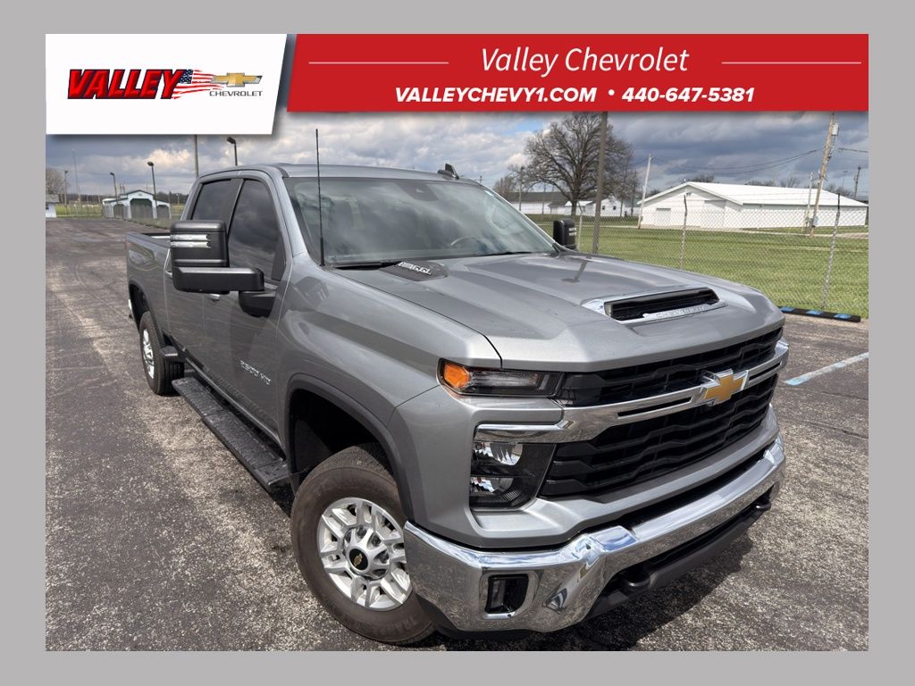 Sterling Gray Metallic 2024 Chevrolet Silverado 2500HD LT Crew Cab 4WD Pickup Truck Four-Wheel Drive Automatic