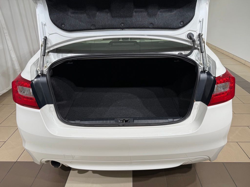 Thumbnail: 2015 Subaru Legacy - 11