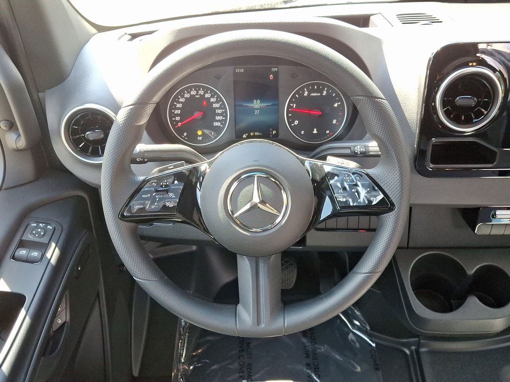 2025 Mercedes-Benz Sprinter 2500 8