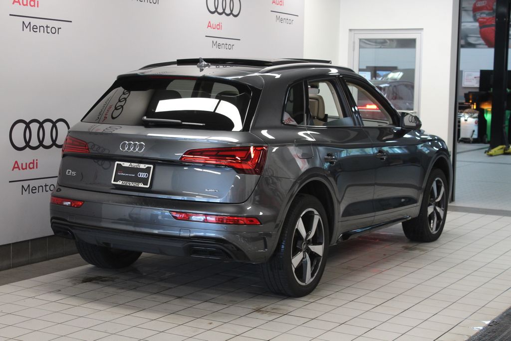 Thumbnail: 2023 Audi Q5 - 6
