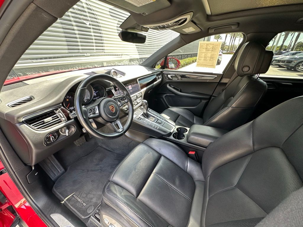 Thumbnail: 2020 Porsche Macan - 4