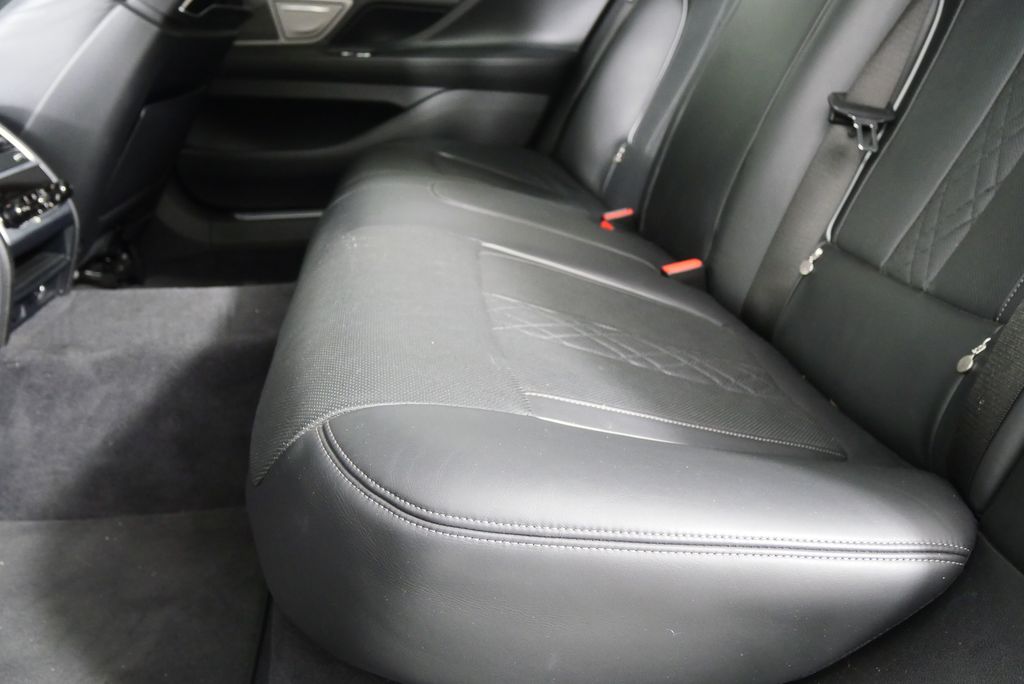 2018 BMW 7 Series 740i xDrive 14