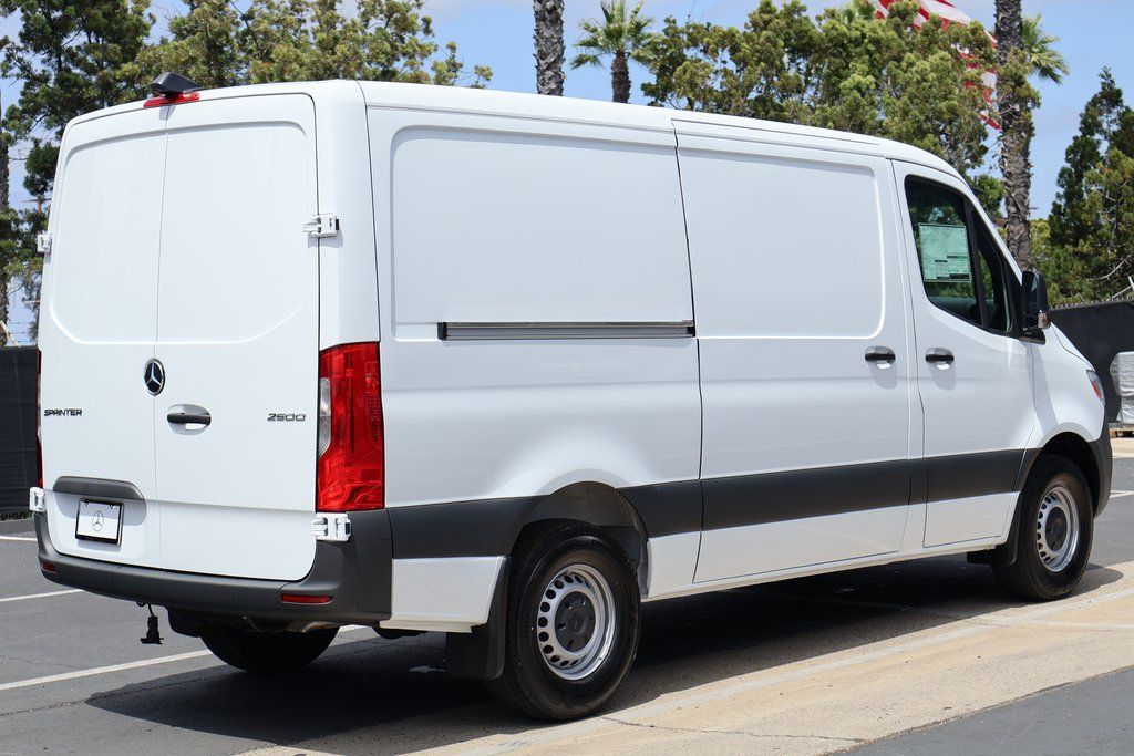 Thumbnail: 2025 Mercedes-Benz Sprinter - 2