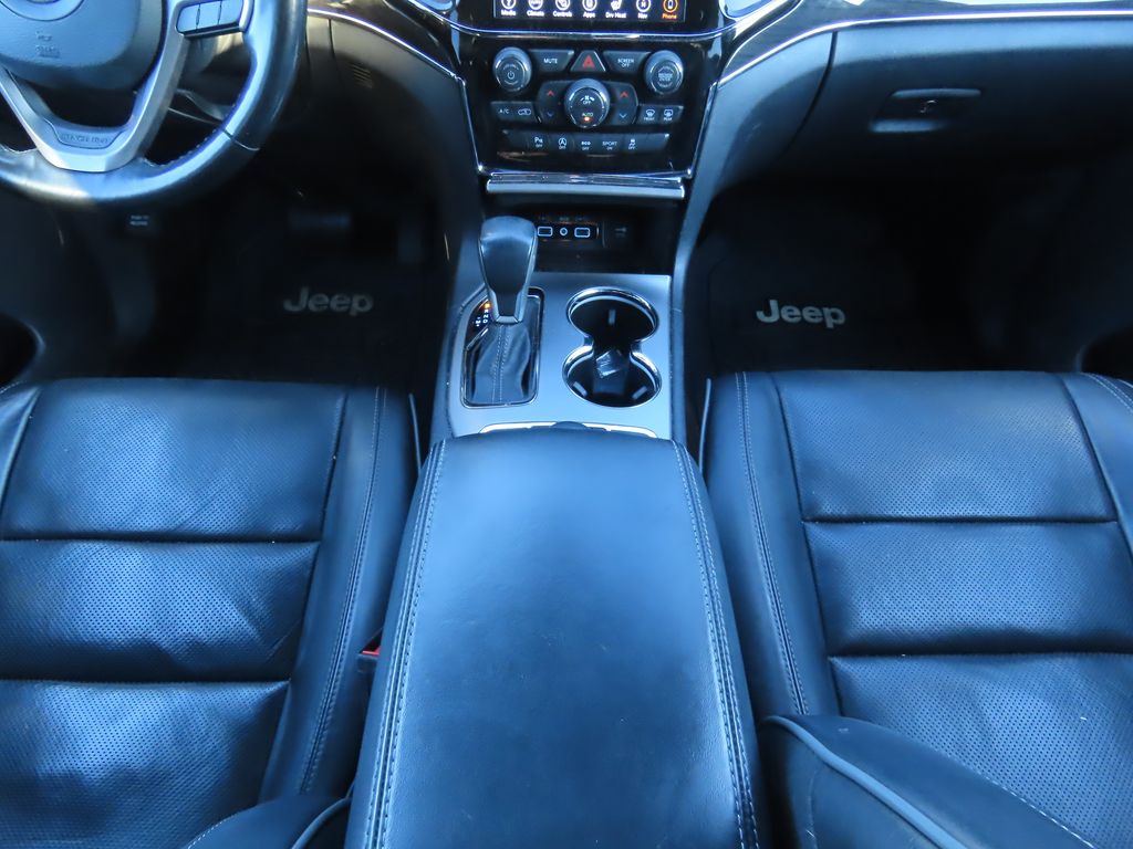 Thumbnail: 2020 Jeep Grand Cherokee - 9