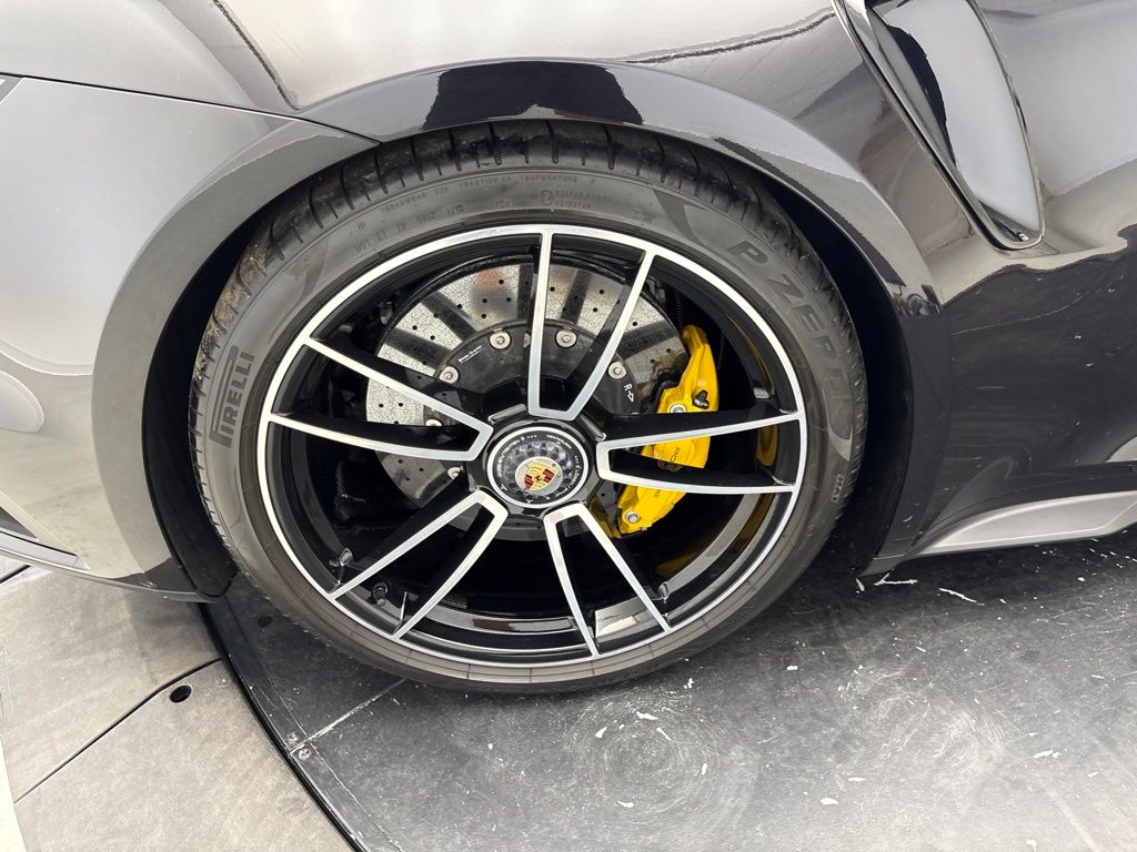 Thumbnail: 2021 Porsche 911 - 16