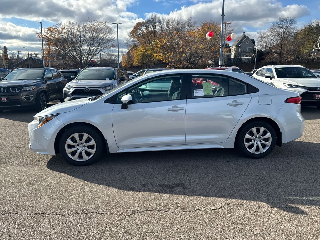 2026 Toyota Corolla LE photo 4