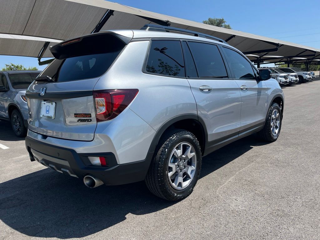 Thumbnail: 2023 Honda Passport - 4