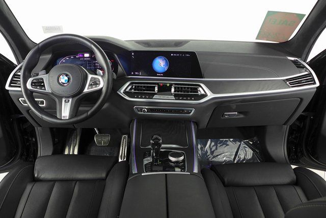 2022 BMW X7 M50i 25