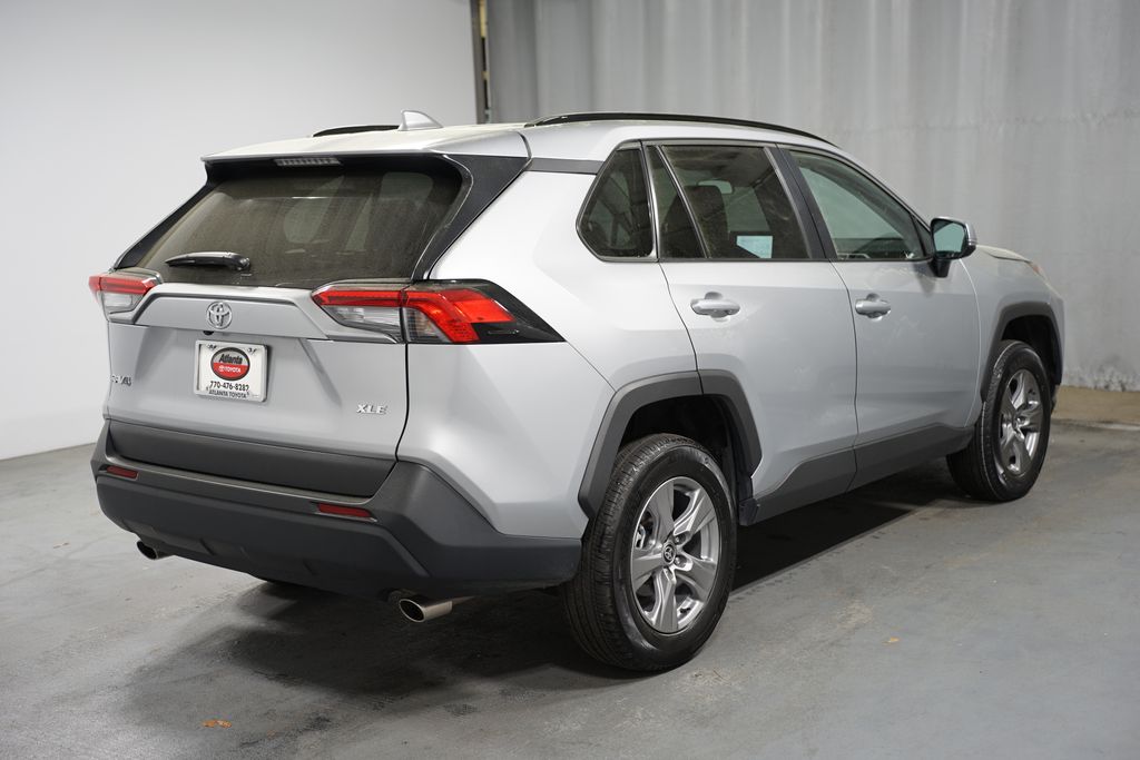 2024 Toyota RAV4 XLE 8