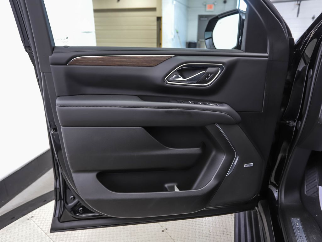 Thumbnail: 2024 Chevrolet Tahoe - 9