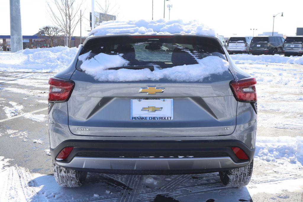 Thumbnail: 2026 Chevrolet Trax - 6