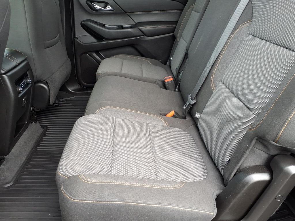 used 2020 Chevrolet Traverse car, priced at $17,300